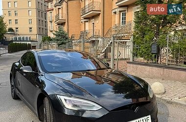 Лифтбек Tesla Model S 2015 в Киеве