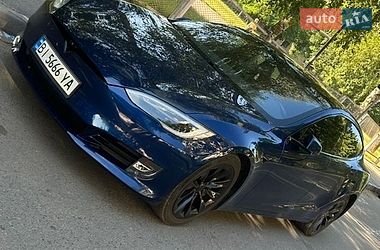 Ліфтбек Tesla Model S 2017 в Пирятині