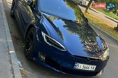 Ліфтбек Tesla Model S 2017 в Пирятині
