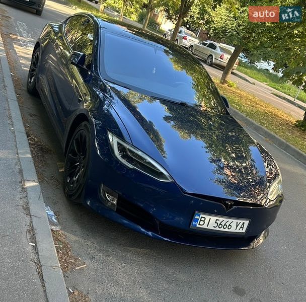 Ліфтбек Tesla Model S 2017 в Пирятині