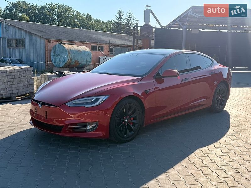 Ліфтбек Tesla Model S 2020 в Умані
