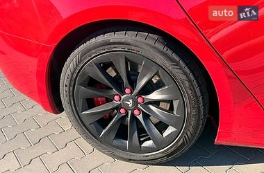 Ліфтбек Tesla Model S 2020 в Умані