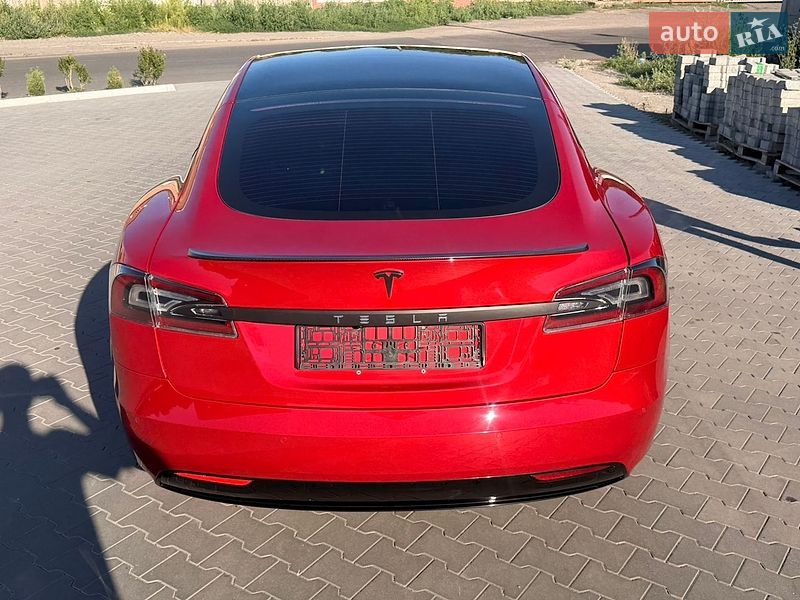Ліфтбек Tesla Model S 2020 в Умані