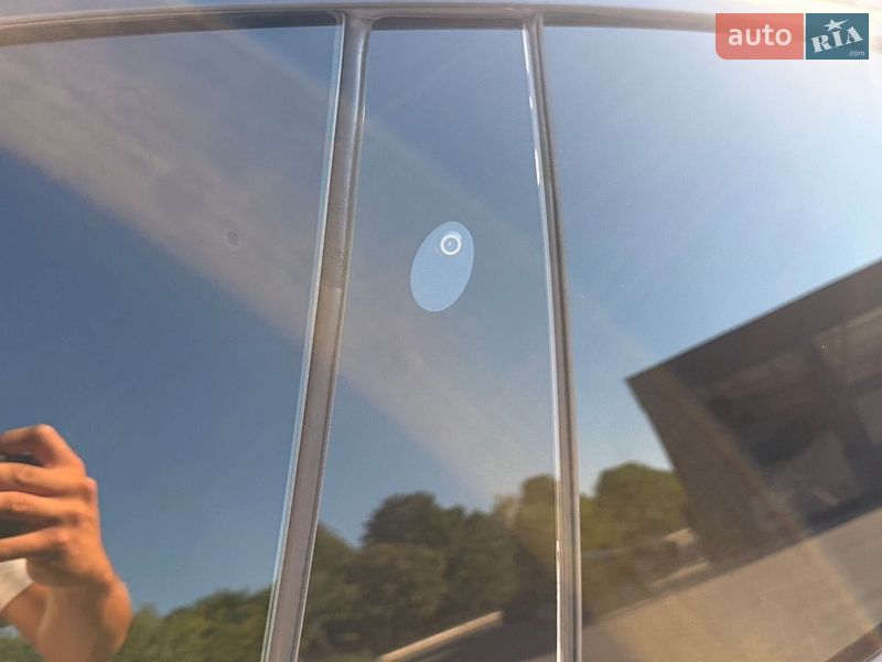 Ліфтбек Tesla Model S 2020 в Умані