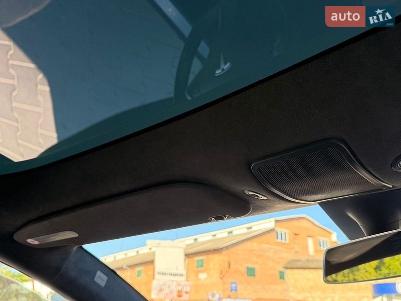 Ліфтбек Tesla Model S 2020 в Умані