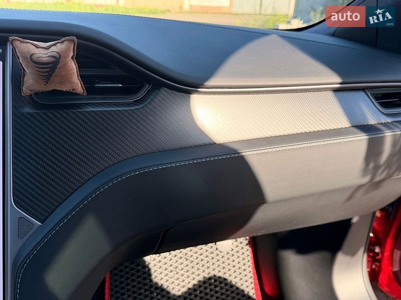 Ліфтбек Tesla Model S 2020 в Умані