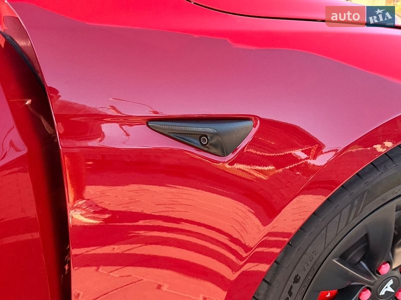 Ліфтбек Tesla Model S 2020 в Умані