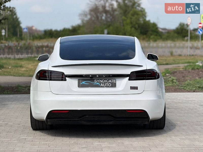 Лифтбек Tesla Model S 2023 в Первомайске