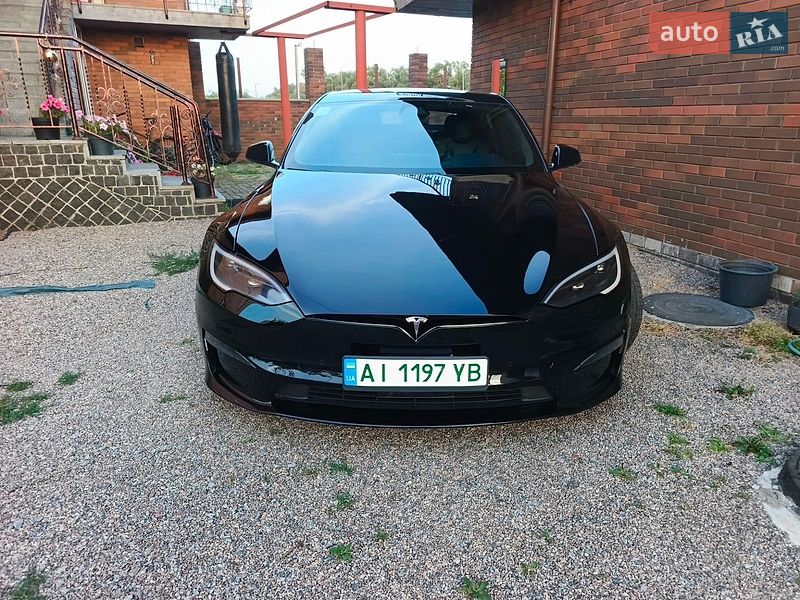 Лифтбек Tesla Model S 2022 в Киеве