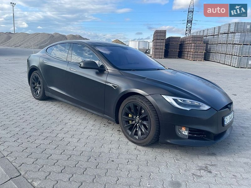 Лифтбек Tesla Model S 2013 в Львове