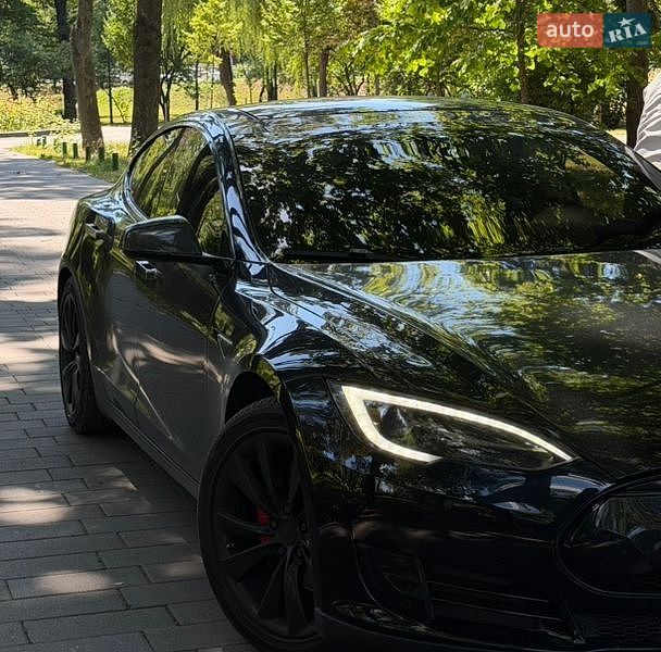 Ліфтбек Tesla Model S 2015 в Києві фото 18 Ліфтбек Tesla Model S 2015 в Києві