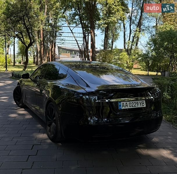 Ліфтбек Tesla Model S 2015 в Києві фото 19 Ліфтбек Tesla Model S 2015 в Києві
