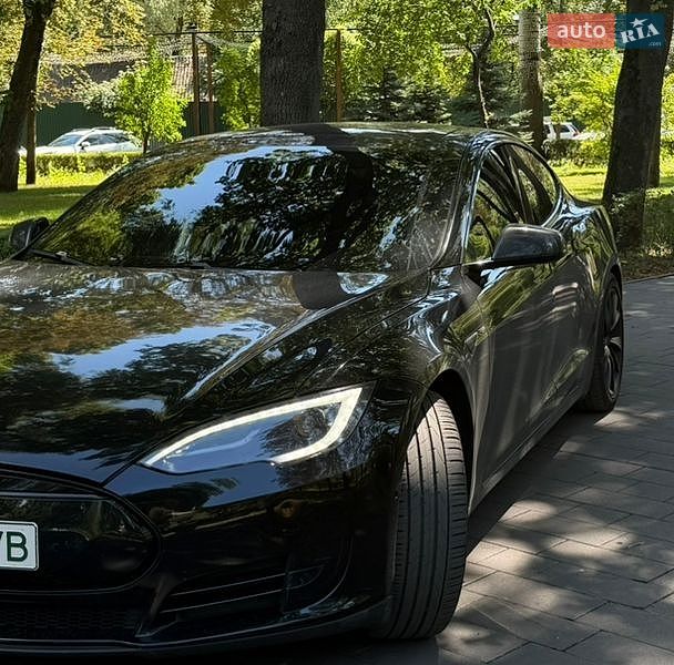 Ліфтбек Tesla Model S 2015 в Києві фото 21 Ліфтбек Tesla Model S 2015 в Києві