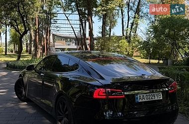 Ліфтбек Tesla Model S 2015 в Києві фото 22 Ліфтбек Tesla Model S 2015 в Києві