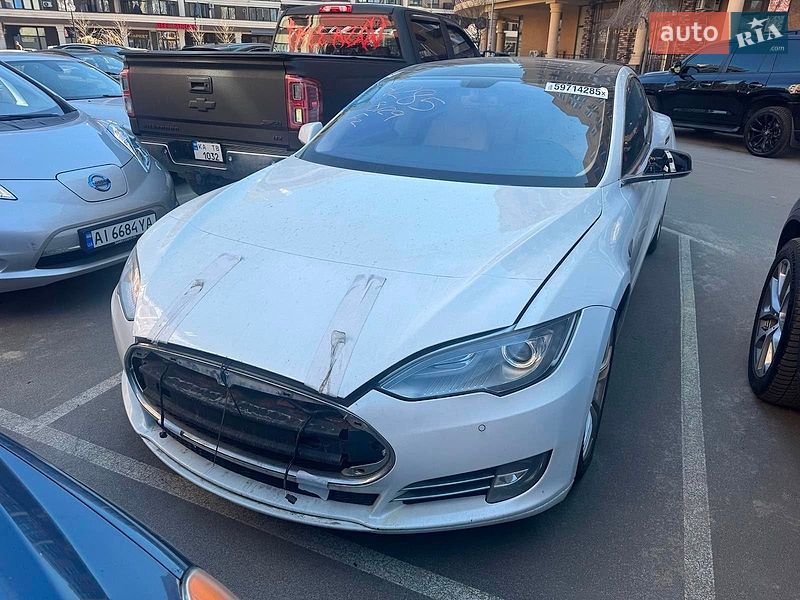 Ліфтбек Tesla Model S 2014 в Києві фото 4 Ліфтбек Tesla Model S 2014 в Києві