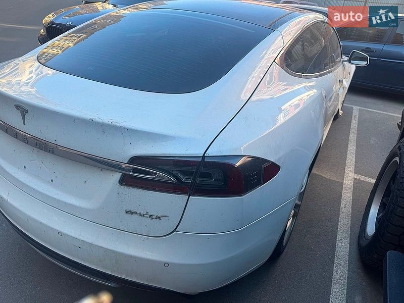 Ліфтбек Tesla Model S 2014 в Києві фото 5 Ліфтбек Tesla Model S 2014 в Києві