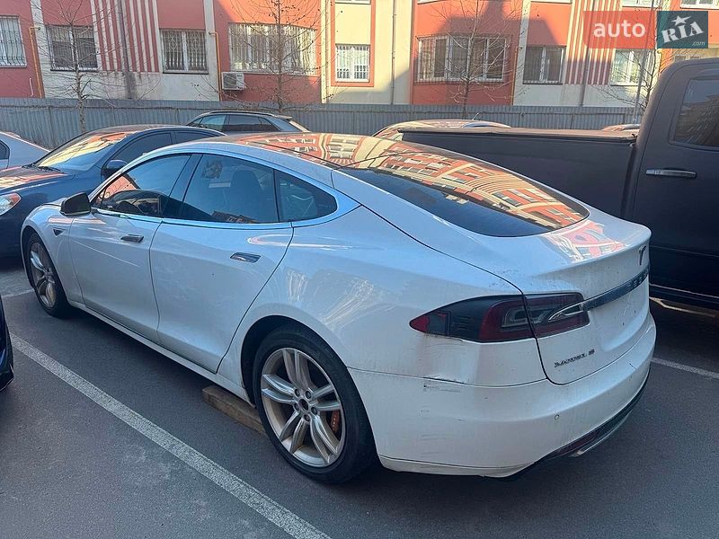 Ліфтбек Tesla Model S 2014 в Києві фото 2 Ліфтбек Tesla Model S 2014 в Києві