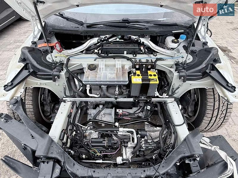 Ліфтбек Tesla Model S 2018 в Дніпрі фото 47 Ліфтбек Tesla Model S 2018 в Дніпрі