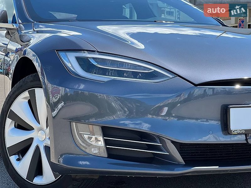 Лифтбек Tesla Model S 2020 в Одессе