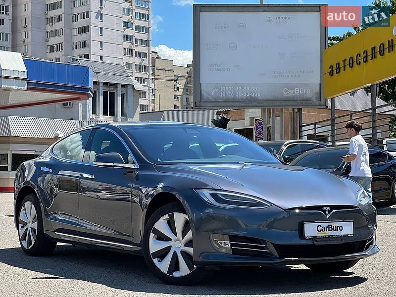 Лифтбек Tesla Model S 2020 в Одессе