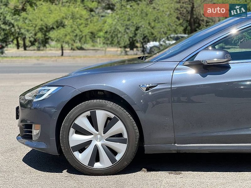 Лифтбек Tesla Model S 2020 в Одессе