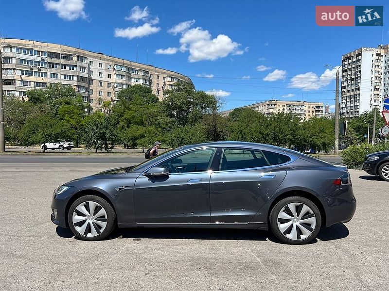 Лифтбек Tesla Model S 2020 в Одессе