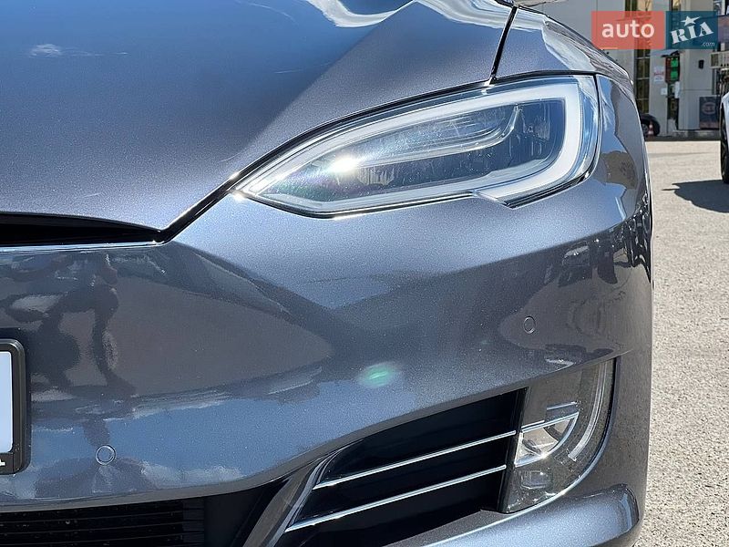 Лифтбек Tesla Model S 2020 в Одессе