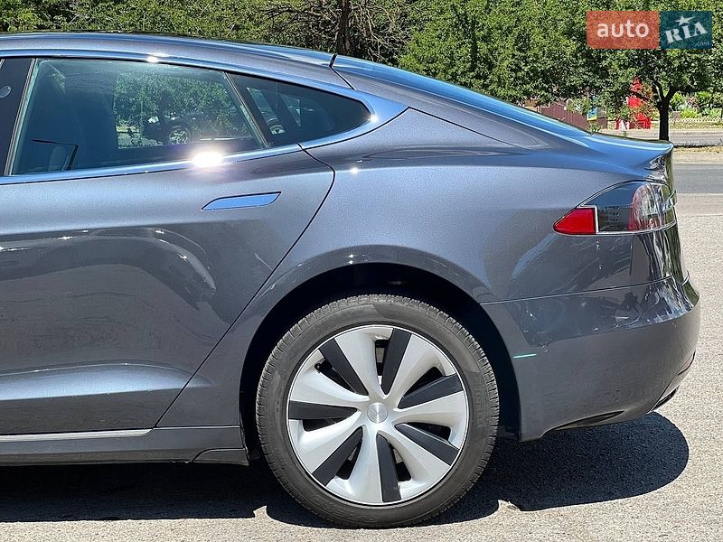 Лифтбек Tesla Model S 2020 в Одессе