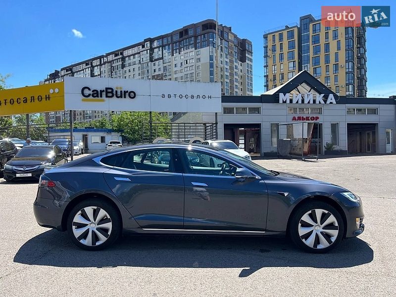 Лифтбек Tesla Model S 2020 в Одессе