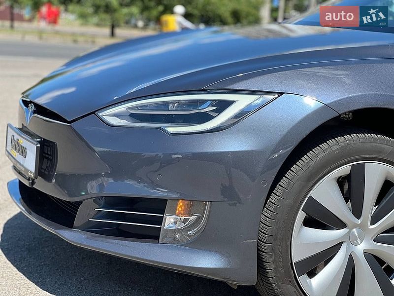 Лифтбек Tesla Model S 2020 в Одессе