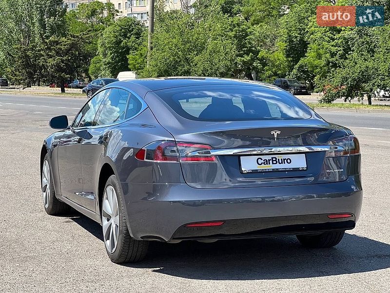 Лифтбек Tesla Model S 2020 в Одессе