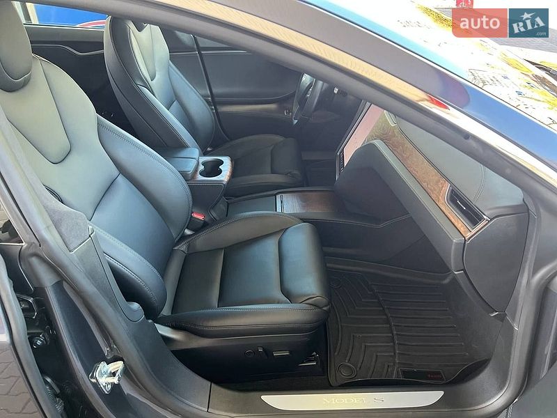 Лифтбек Tesla Model S 2020 в Одессе