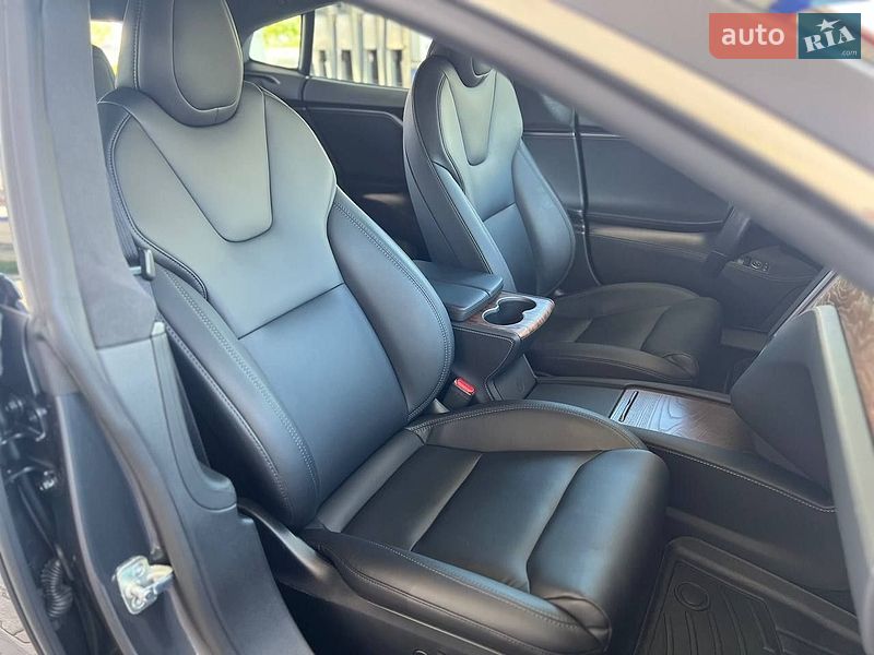 Лифтбек Tesla Model S 2020 в Одессе