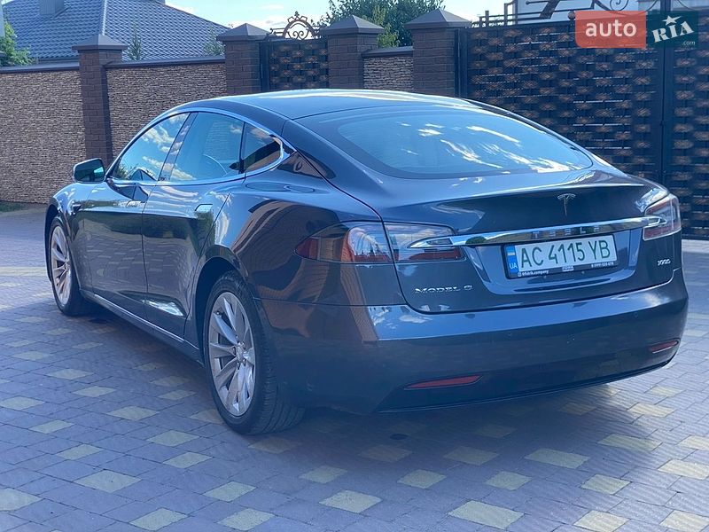 Ліфтбек Tesla Model S 2018 в Луцьку