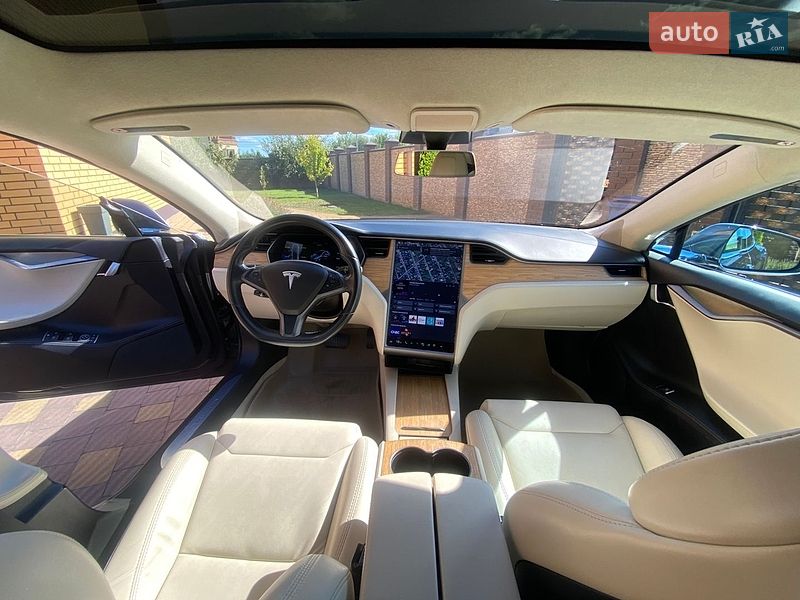 Ліфтбек Tesla Model S 2018 в Луцьку