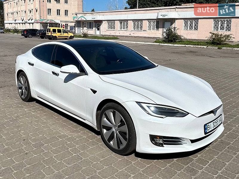 Лифтбек Tesla Model S 2020 в Полтаве