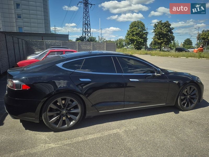 Ліфтбек Tesla Model S 2012 в Дніпрі фото 3 Ліфтбек Tesla Model S 2012 в Дніпрі