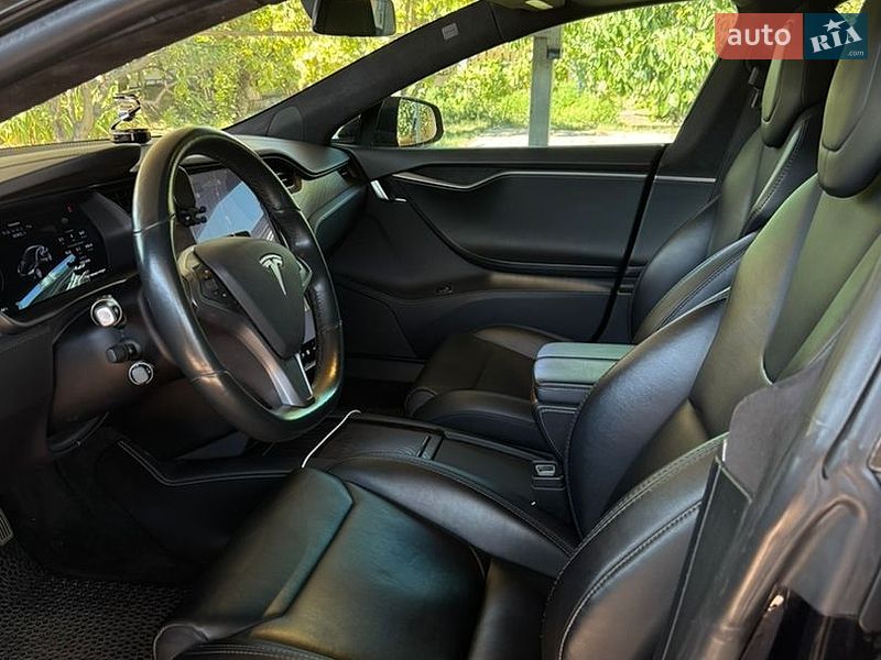 Ліфтбек Tesla Model S 2018 в Миколаєві