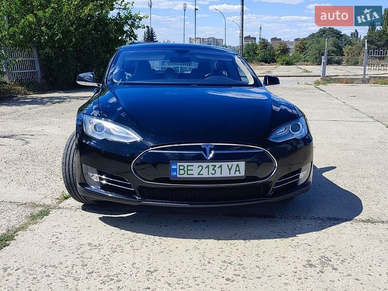 Лифтбек Tesla Model S 2013 в Южноукраинске