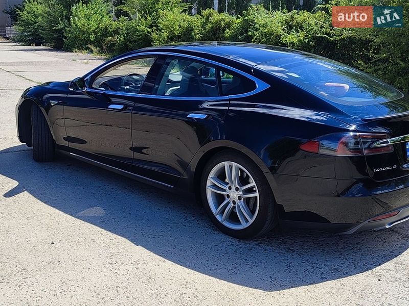 Лифтбек Tesla Model S 2013 в Южноукраинске