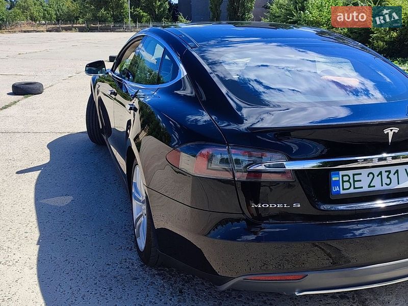 Лифтбек Tesla Model S 2013 в Южноукраинске