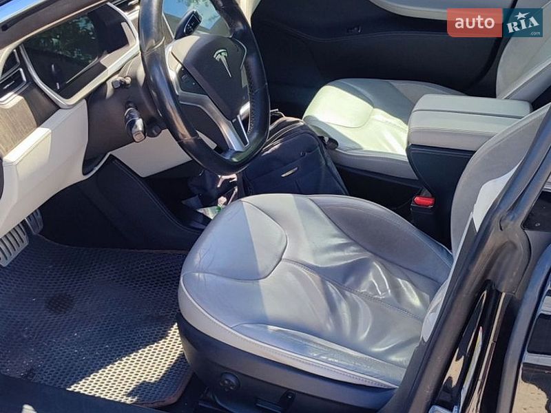 Лифтбек Tesla Model S 2013 в Южноукраинске