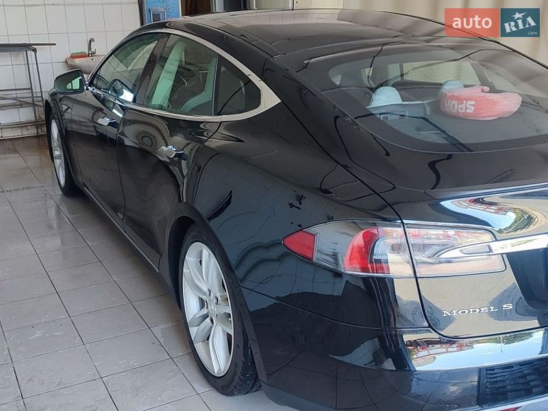 Ліфтбек Tesla Model S 2013 в Южноукраїнську фото 28 Ліфтбек Tesla Model S 2013 в Южноукраїнську