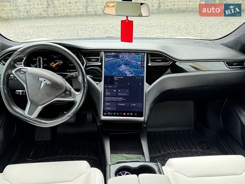 Ліфтбек Tesla Model S 2019 в Чернівцях