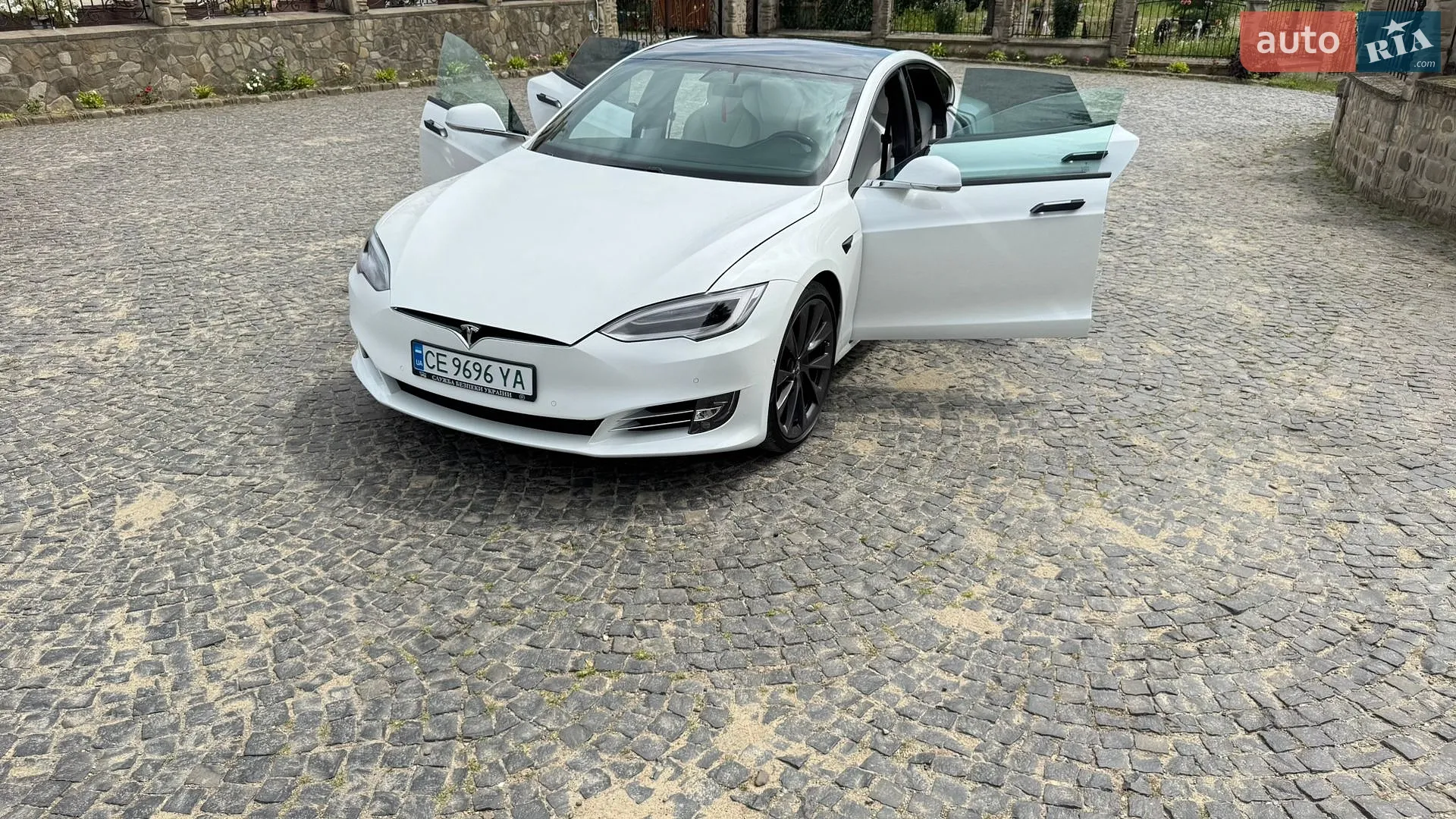 2019 Tesla Model S - мініатюра 8