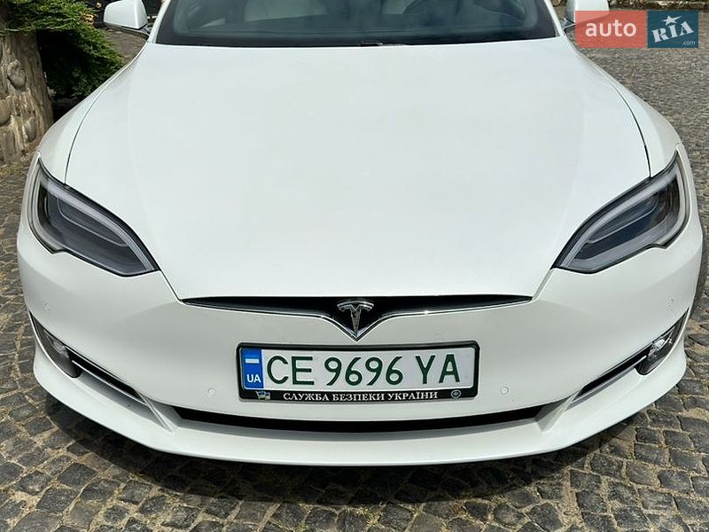 Ліфтбек Tesla Model S 2019 в Чернівцях