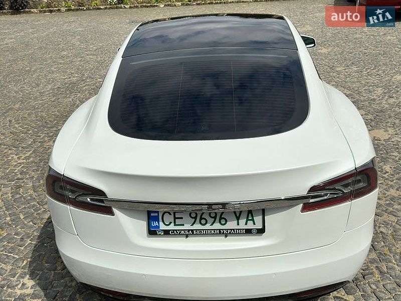 Ліфтбек Tesla Model S 2019 в Чернівцях