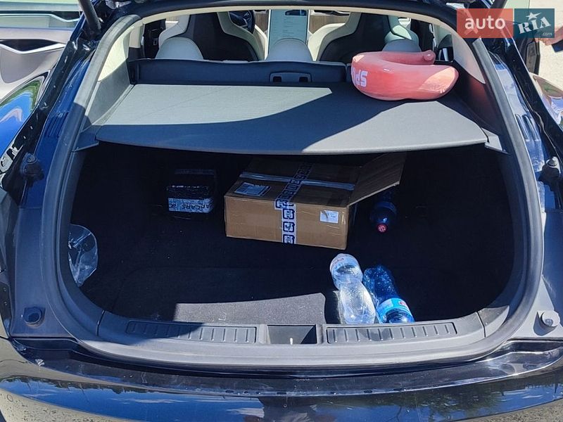 Лифтбек Tesla Model S 2013 в Южноукраинске