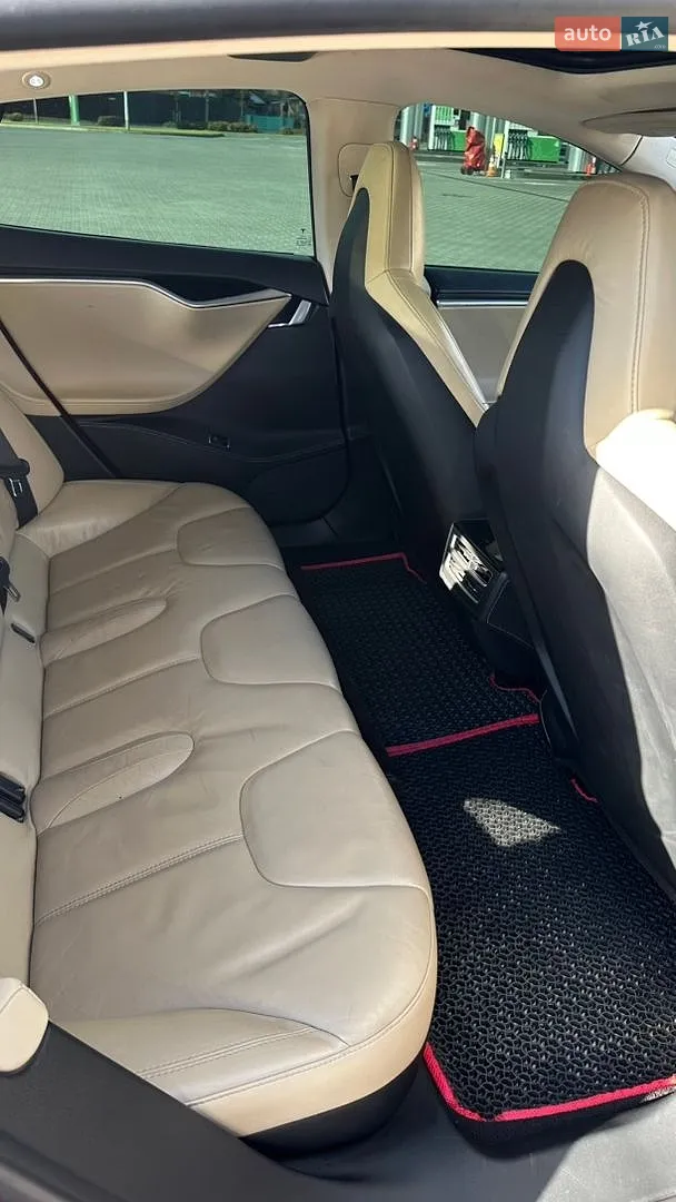 2014 Tesla Model S - мініатюра 9