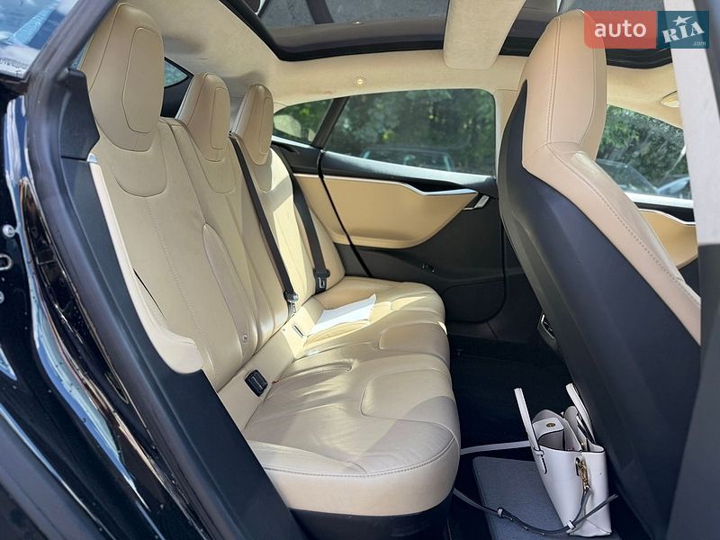 Лифтбек Tesla Model S 2015 в Черновцах фото 7 Лифтбек Tesla Model S 2015 в Черновцах